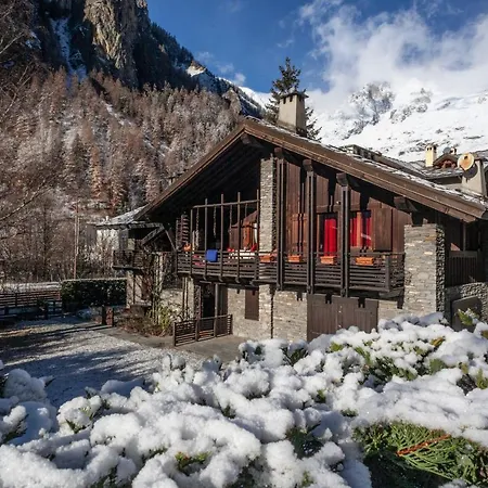 Spacious Low-cost For A Group *