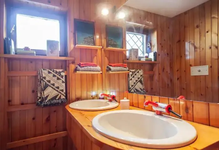 Spacious Low-cost For A Group Apartman